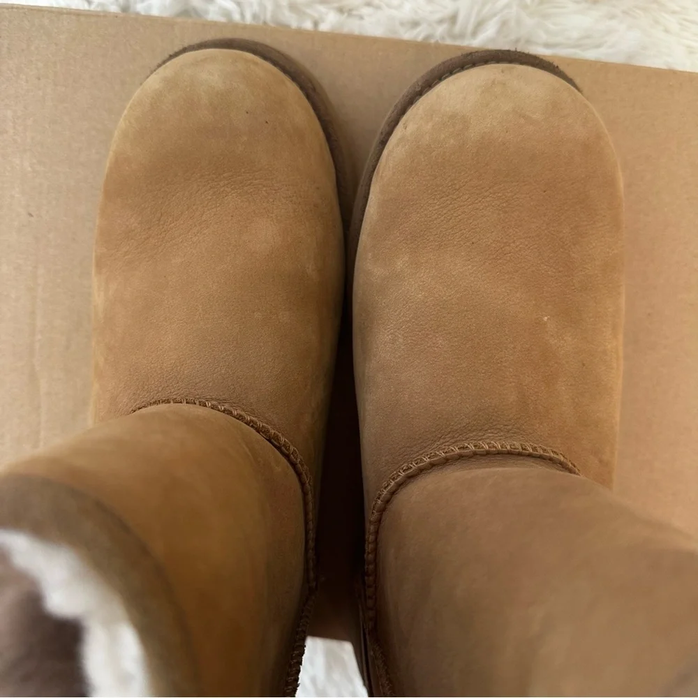 UGG Classic Short II Boots Chestnut Sheepskin Suede Women’s Size 5 Cozy Winter